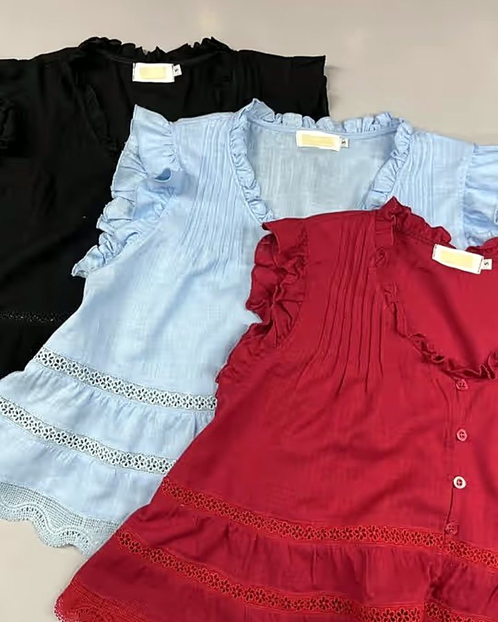 Short-sleeve linen blouse